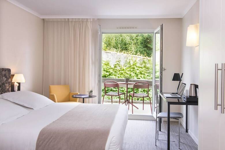 Saint Nicolas Hotel(.)