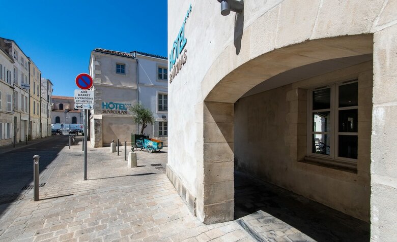 Saint Nicolas Hotel(.)