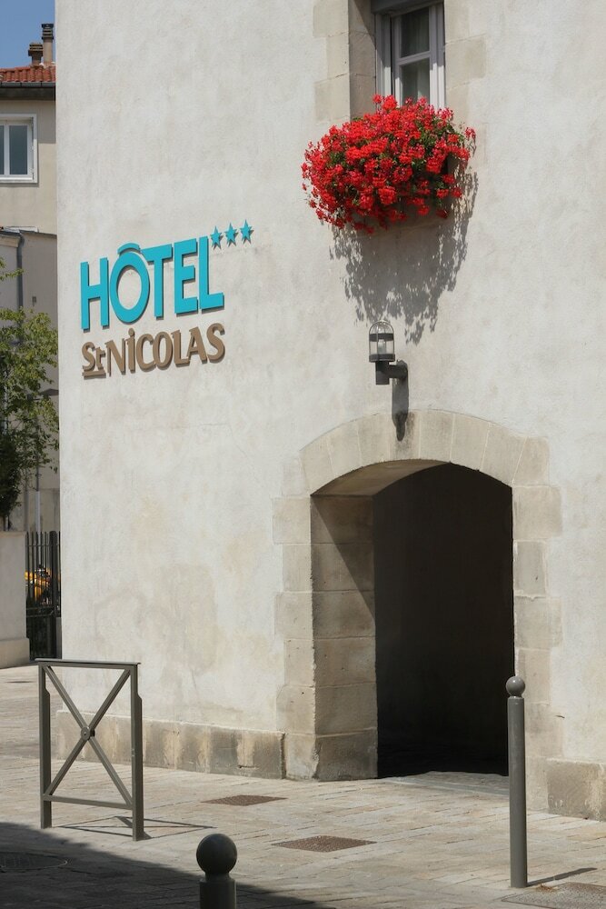 Saint Nicolas Hotel(.)