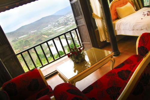 Hotel Osaka Village Dalat