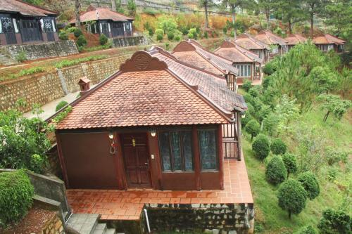 Hotel Osaka Village Dalat