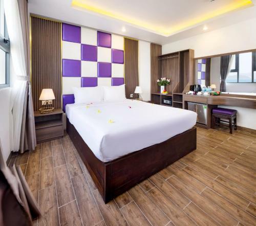 Azura Gold Hotel & Apartment