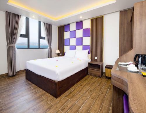 Azura Gold Hotel & Apartment