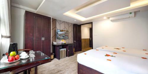 Azura Gold Hotel & Apartment