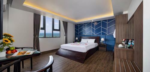 Azura Gold Hotel & Apartment