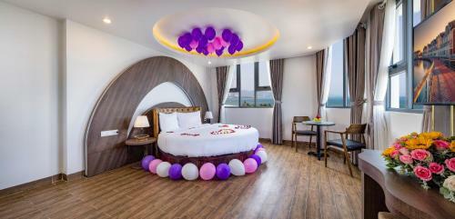Azura Gold Hotel & Apartment