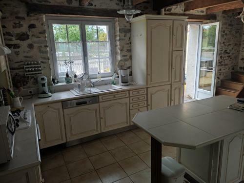 Maison Chaleureuse Avec Spa, Terrasse Et 3 Ch