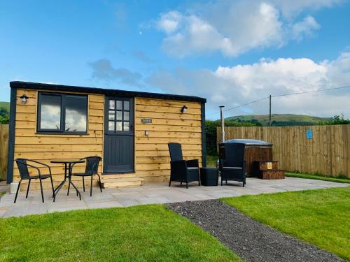 Moat Farm Glamping, The Motte