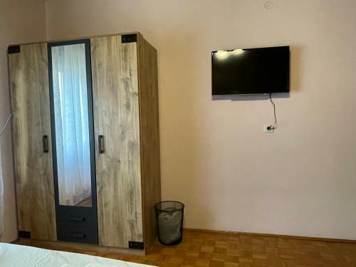 Hostal Apartment Ado