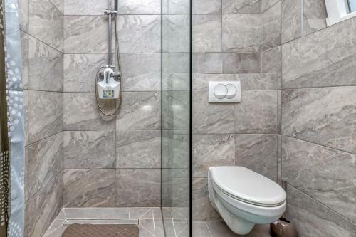 Hostal Mmi Village