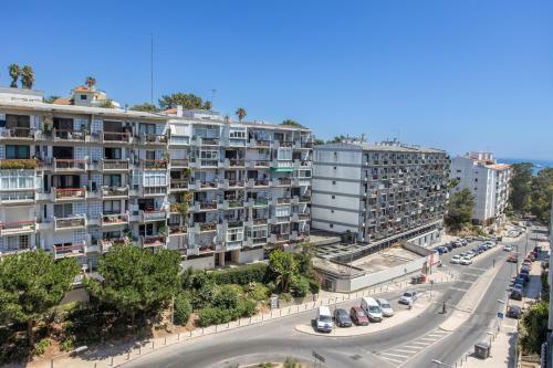 Luminous & Modern Apartment In Monte Estoril