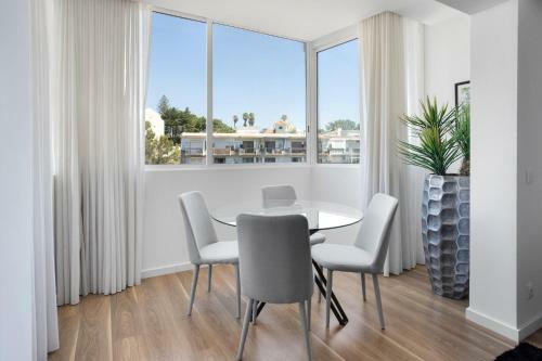 Luminous & Modern Apartment In Monte Estoril