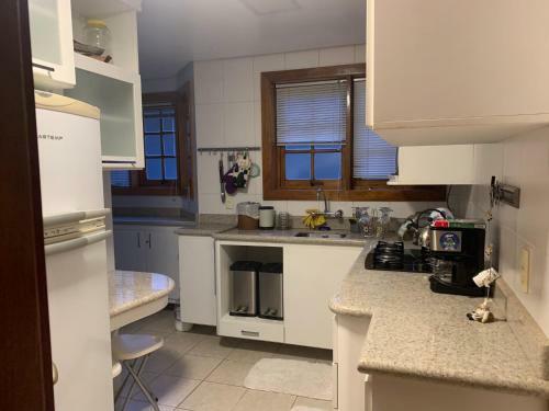 Apartamento Junto � Rua Coberta, Rec�m Decorado