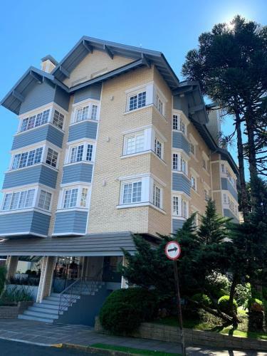 Apartamento Junto � Rua Coberta, Rec�m Decorado