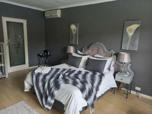 Serene Double Room With Private Bathroom