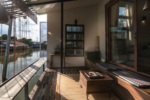 Hotel Humz Canal Stay