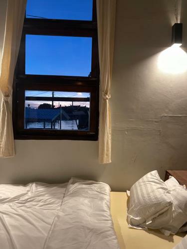 Hotel Humz Canal Stay
