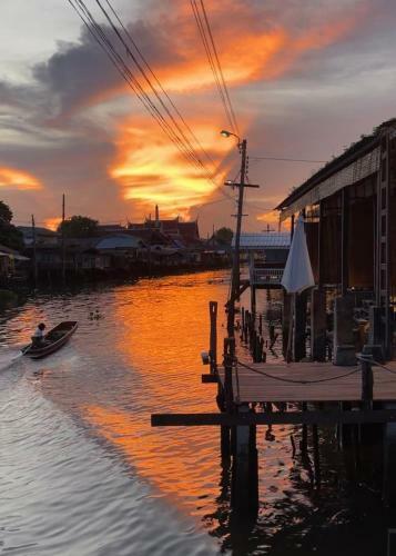 Hotel Humz Canal Stay
