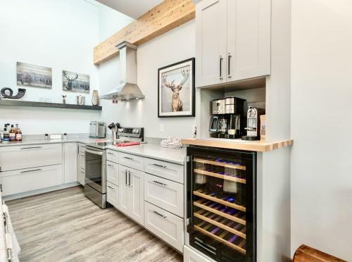 Trails End Vacation Home At Windcliff Home