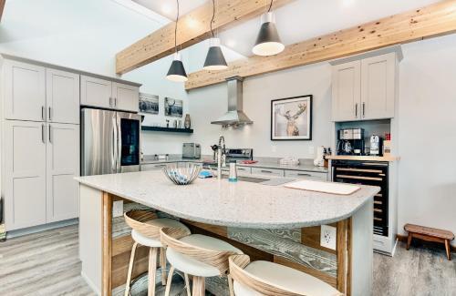 Trails End Vacation Home At Windcliff Home