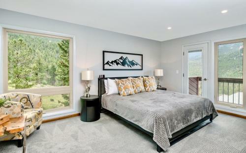 Trails End Vacation Home At Windcliff Home