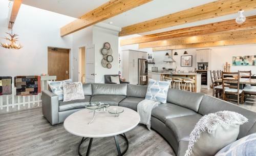 Trails End Vacation Home At Windcliff Home