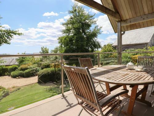 Swandown, 18 Netherhaye