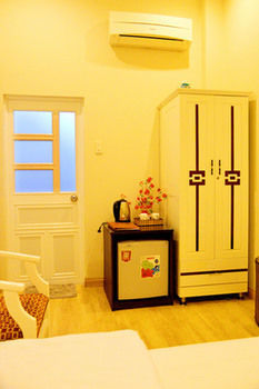 Cr Hotel