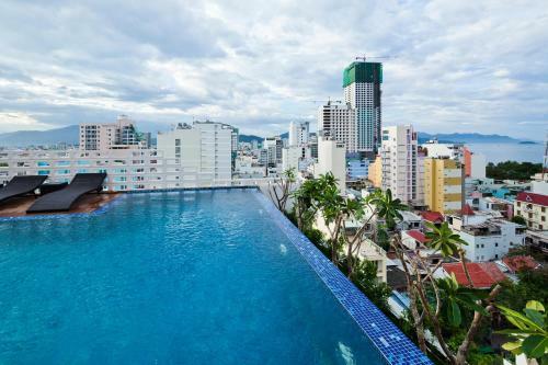 Golden Holiday Hotel