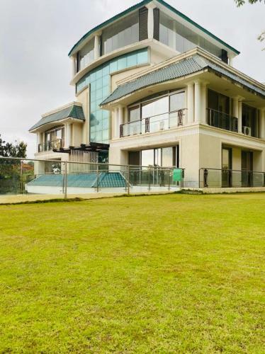 Majestic Villa
