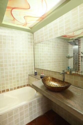 6 Bhk Villa