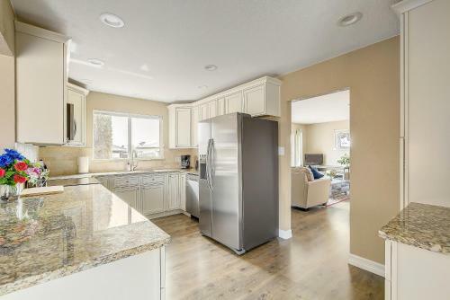 2261 W 73rd Pl