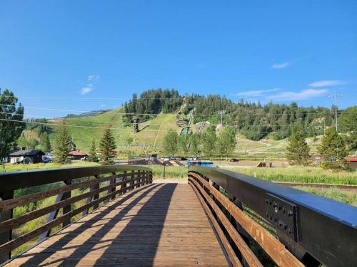 Kitz Condo, Downtown Fun, A/c, Shuffleboard, Xbox