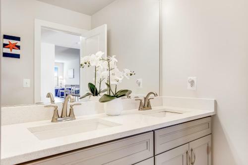 White Creek At Bethany --- 31899 Wharf Court