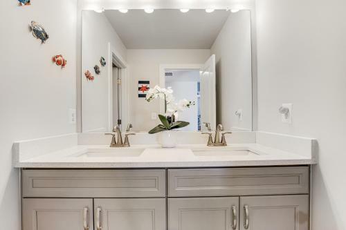 White Creek At Bethany --- 31899 Wharf Court
