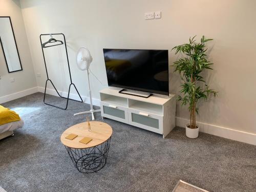 Apartamento Cosy Studio Flat - Near Train Station