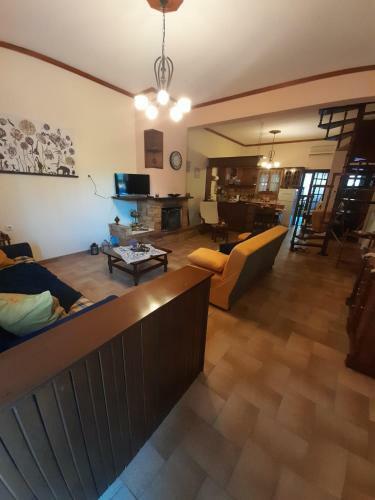 Adorable 2 Floors Two Bedroom Vacation Maisonette