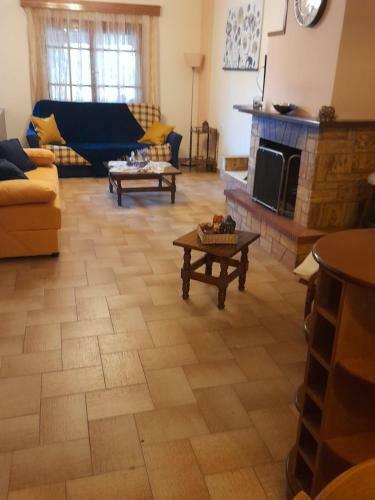 Adorable 2 Floors Two Bedroom Vacation Maisonette