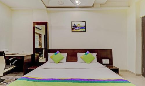 Loharkar Family Hotel (l A Rooms)