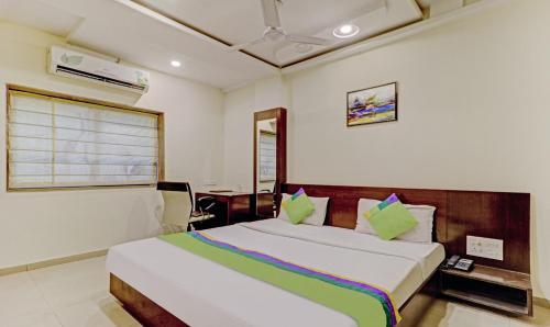 Loharkar Family Hotel (l A Rooms)