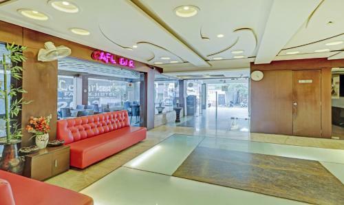 Loharkar Family Hotel (l A Rooms)