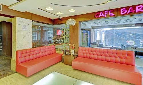 Loharkar Family Hotel (l A Rooms)