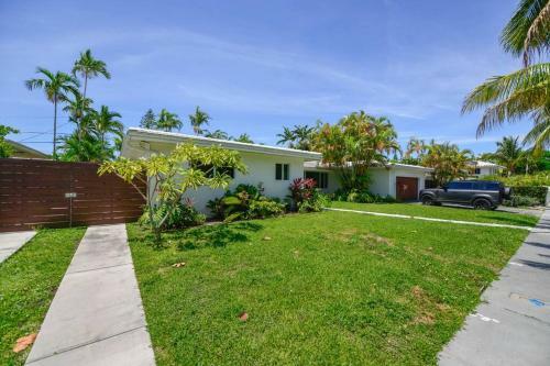 Breathtaking Renovated Home Close To The Bay