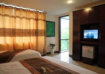 Dmz Hotel