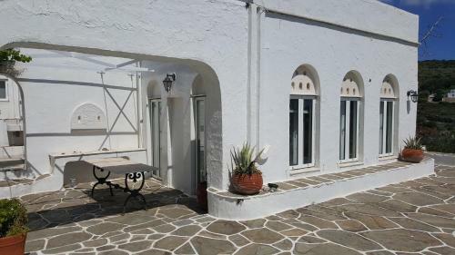 Traditional Comfortable Apartment With Sea View