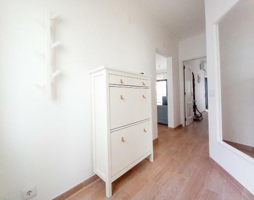 Apartamento T1 Avenida Mar C- Remodelado Com AC