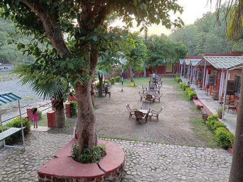 Hotel Mohan Chatti Resort