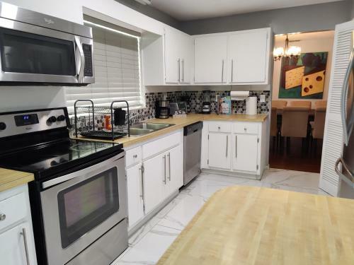 Apartamento Cheerful 3-bedroom Home With Pool