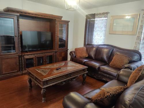 Apartamento Cheerful 3-bedroom Home With Pool