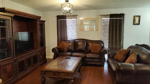 Apartamento Cheerful 3-bedroom Home With Pool